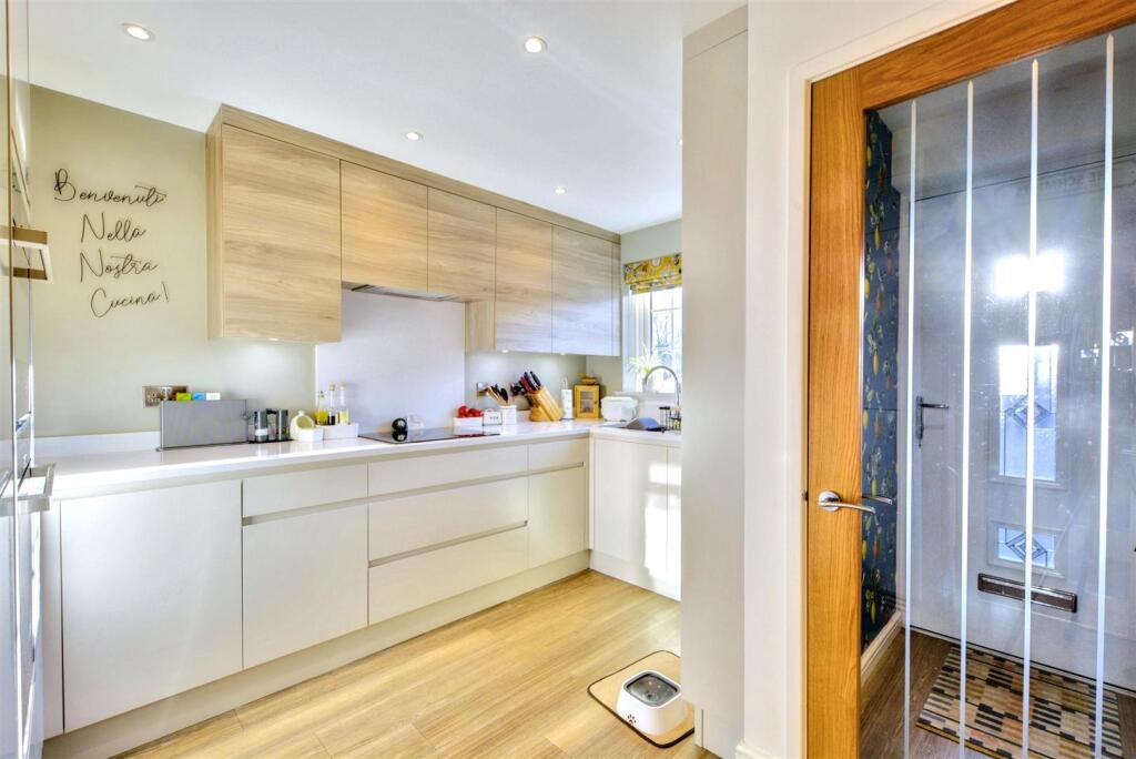 Kitchen_1.jpeg