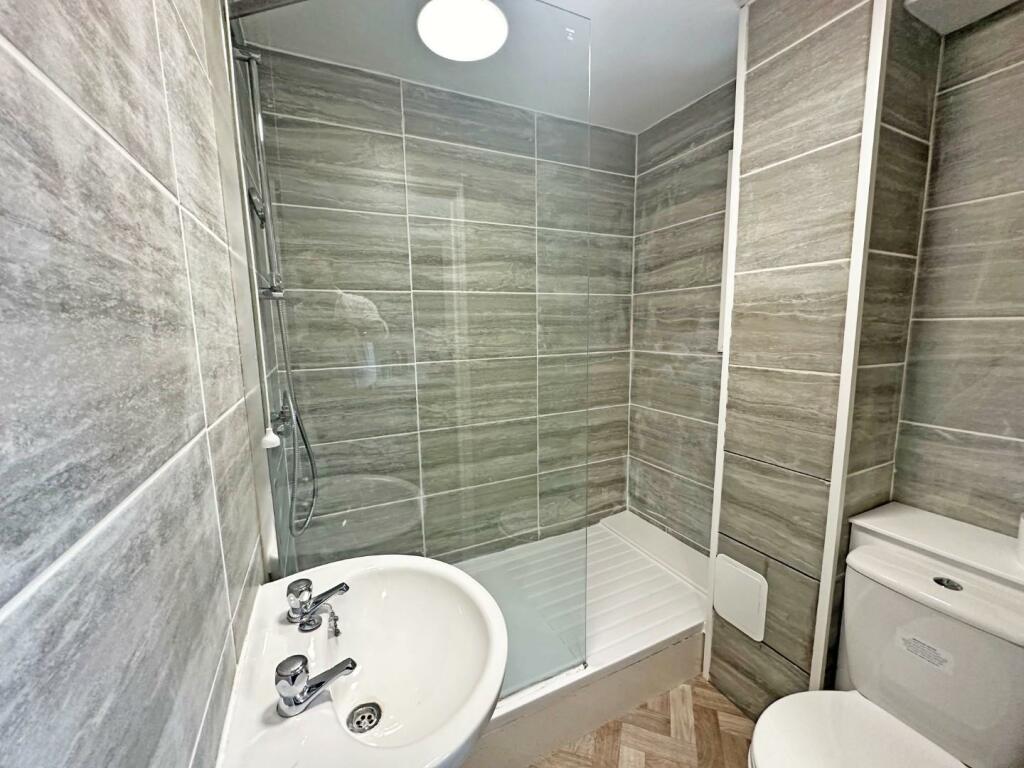 En Suite Room 1.jpeg