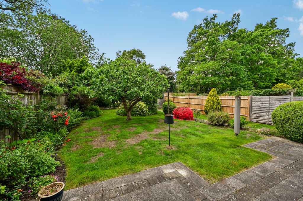 6-lambert-crescen...