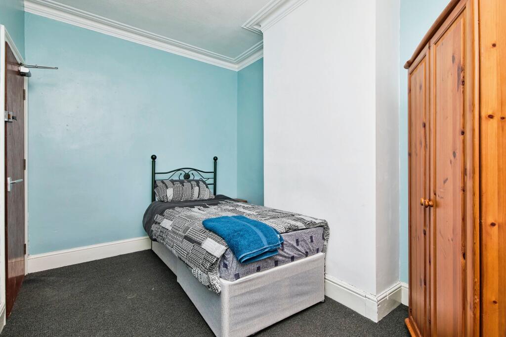 Lounge/Bedroom Three