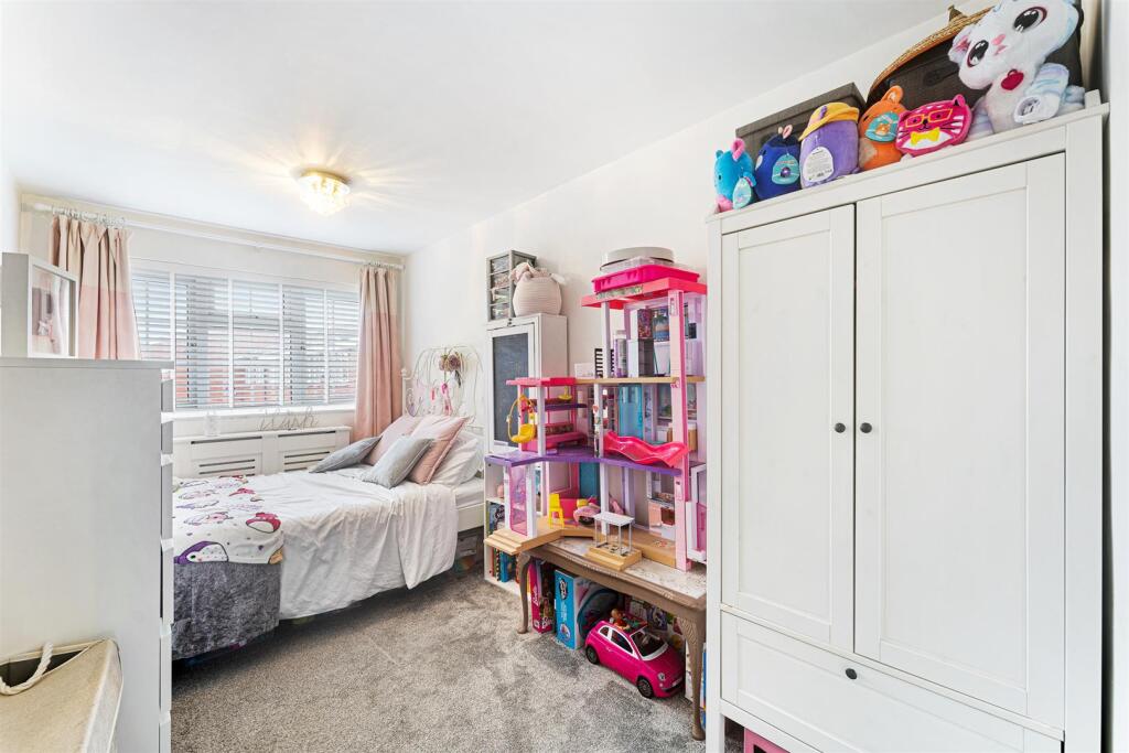 Lakeside View-Bedroom 3