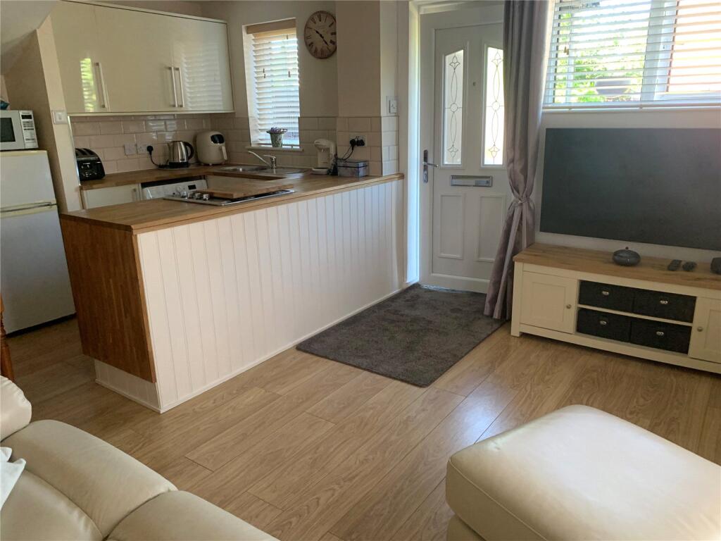 Lounge/Kitchen