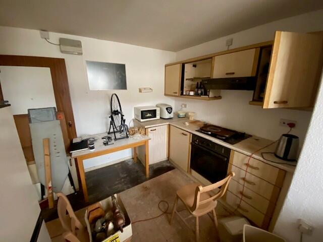 Kitchen 1 T202508051049.jpg