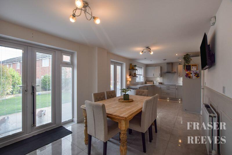 open plan kitchen-diner