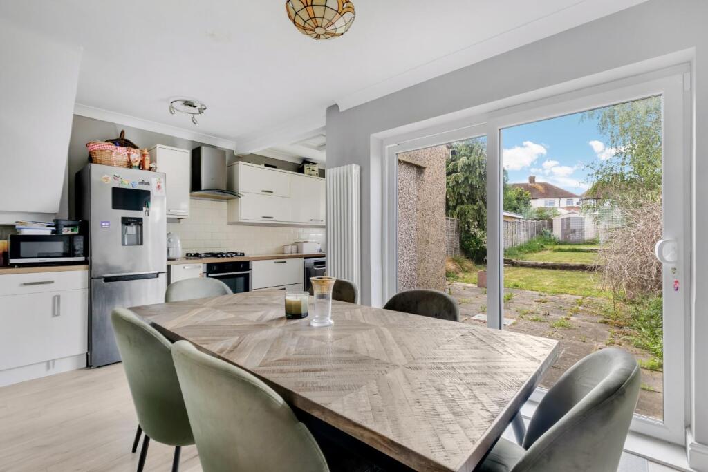 CAVERLEIGH WAY   -26.jpg