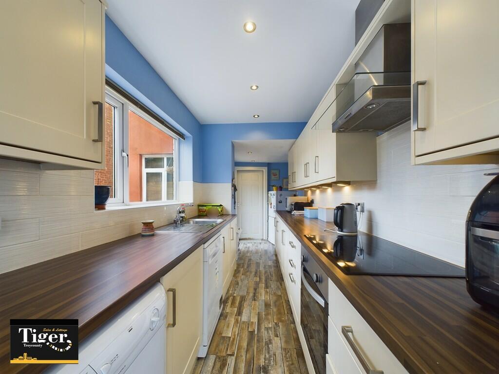 CAM02176G0-PR0279...