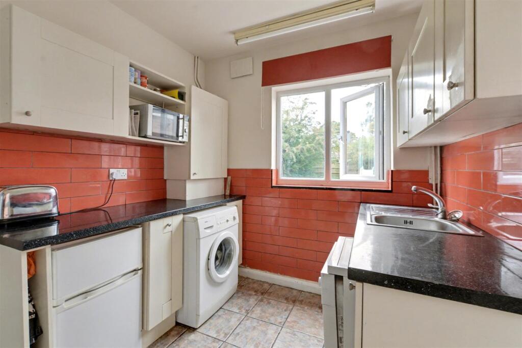 Kitchen_2.jpeg