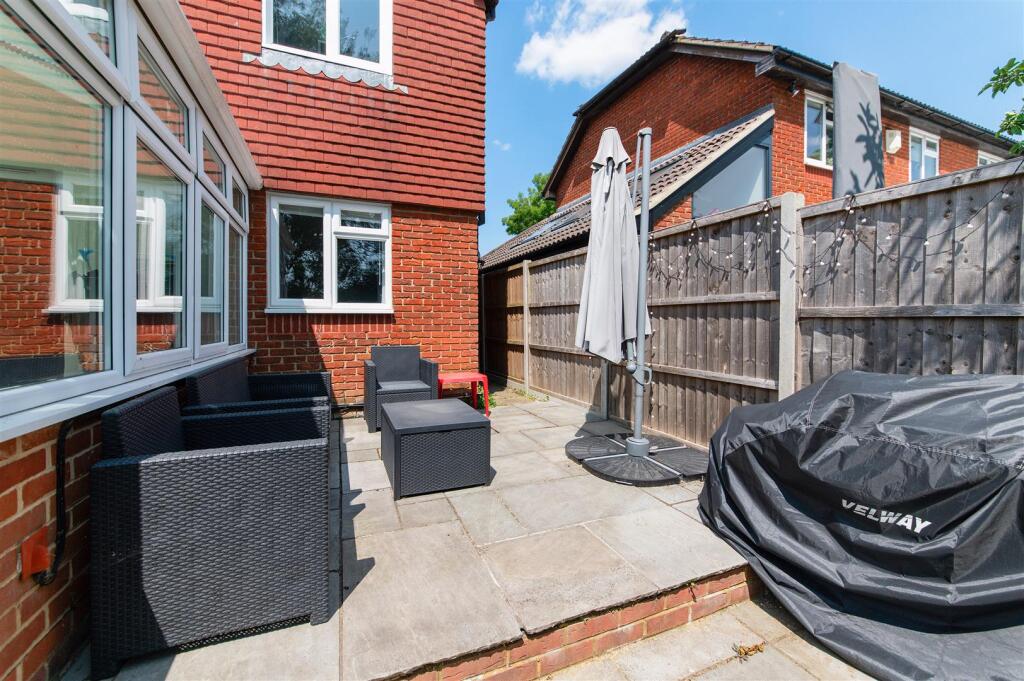 CHAUCER CLOSE,8- (16).jpg