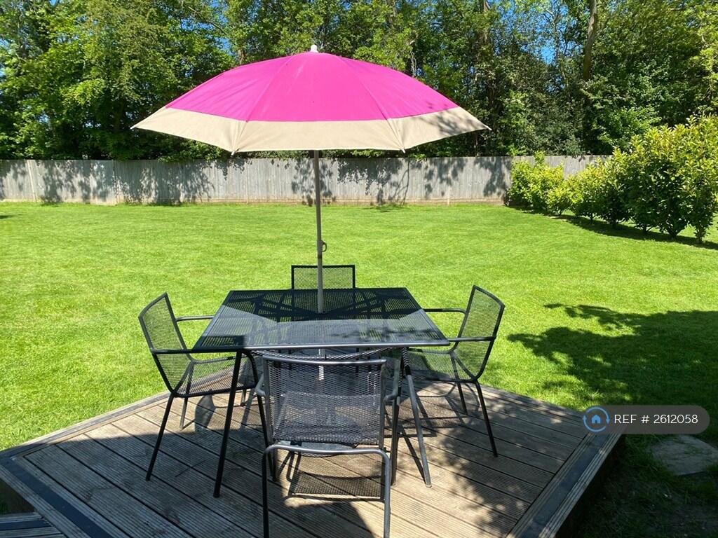 Alfresco Dining