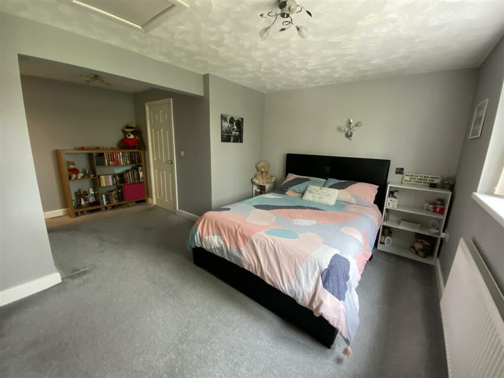 Bedroom no.1 front double master: