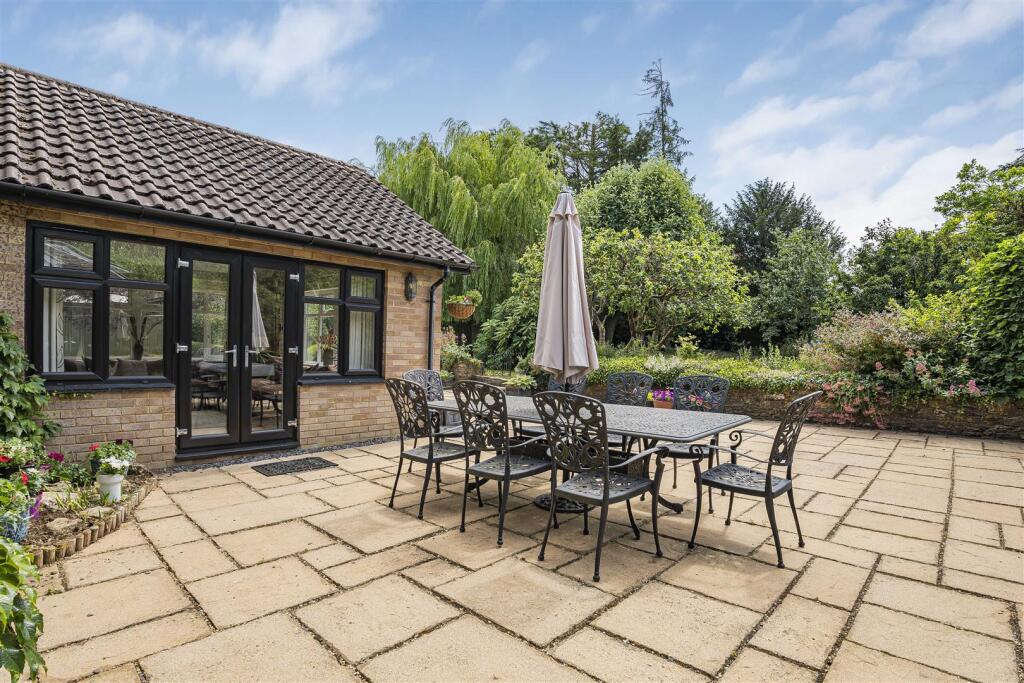 Langleys, 6 Deans Row, Gayton