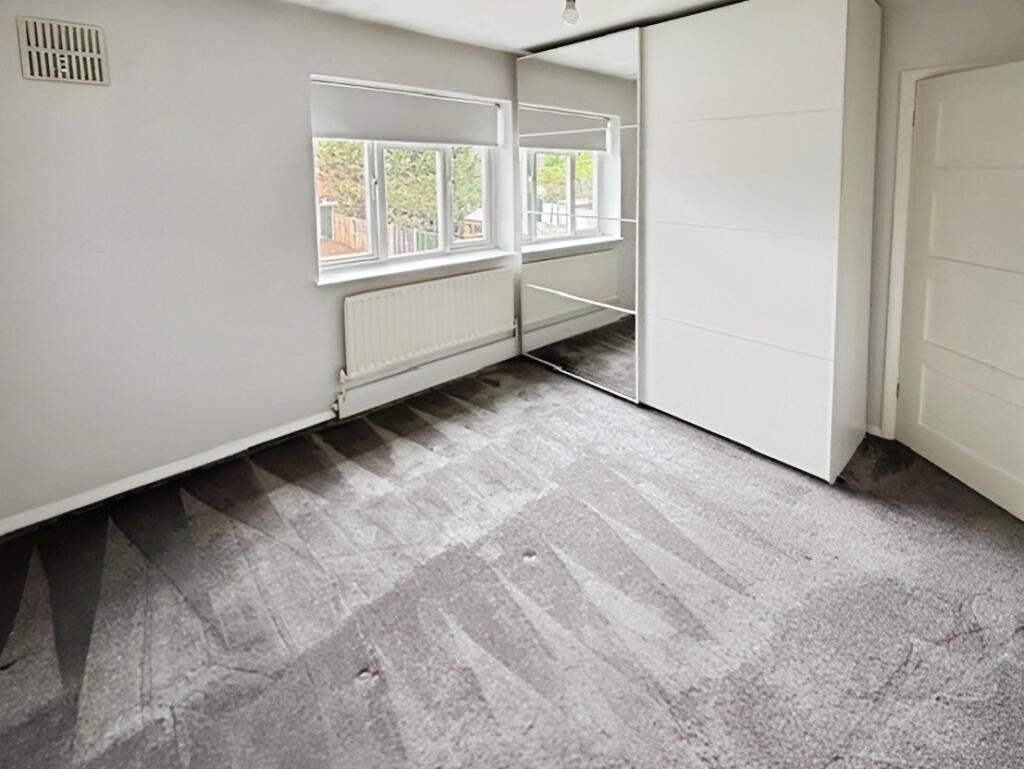 f5bcba52bedroom2