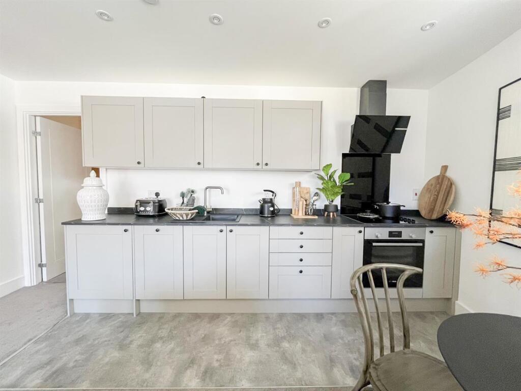 Living Room / Kitchen