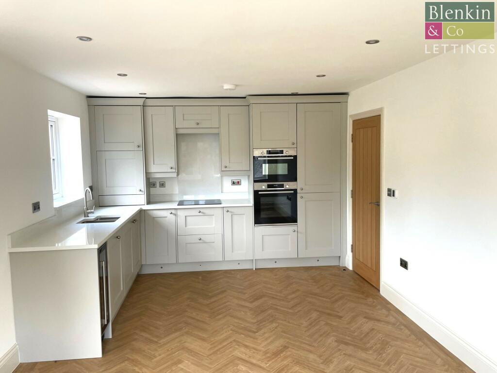 Kitchen/ Dining/ Living