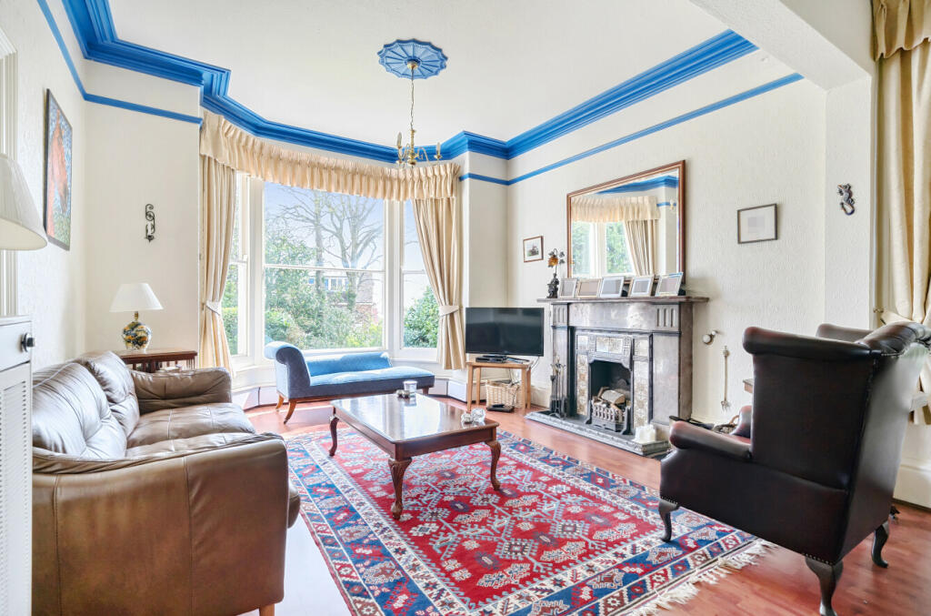 661e6815ba870-l-1111594 (3)