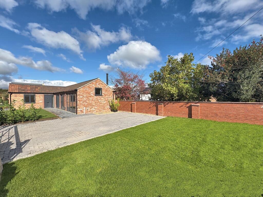 Front Garden &amp; Driveway