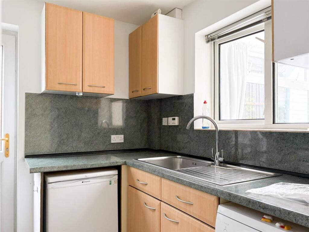 KITCHEN.jpg