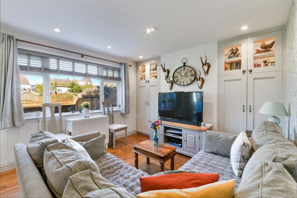 SALTASH CLOSE, 6- (13).jpg