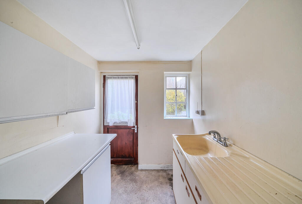 1386330-11-69384d...