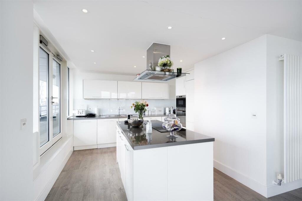 Kitchen - Centurion House.jpeg