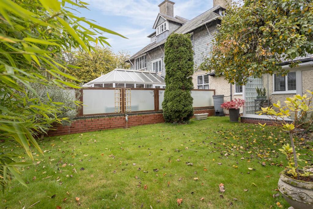 21 Moultrie Road, Rugby