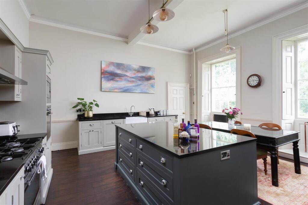 Garforth House-04 Kitchen.jpg