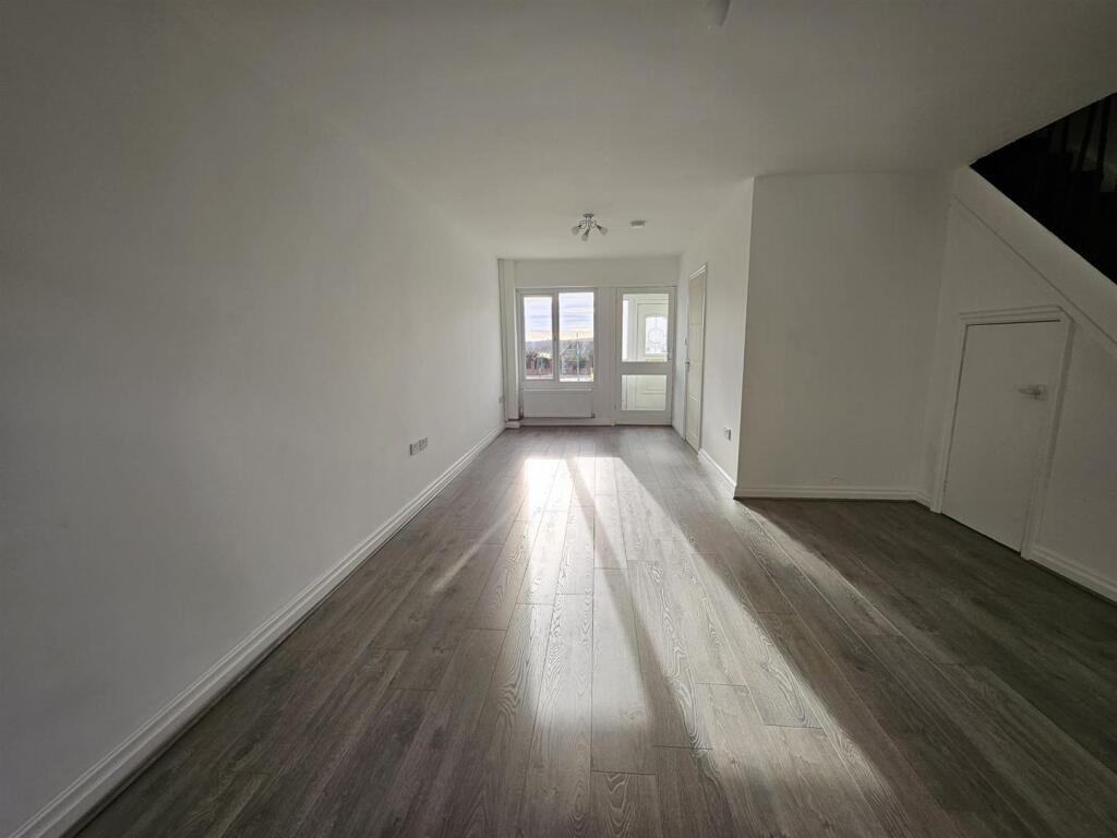 WhatsApp Image 2025-02-03 at 13.37.50 (4).jpeg