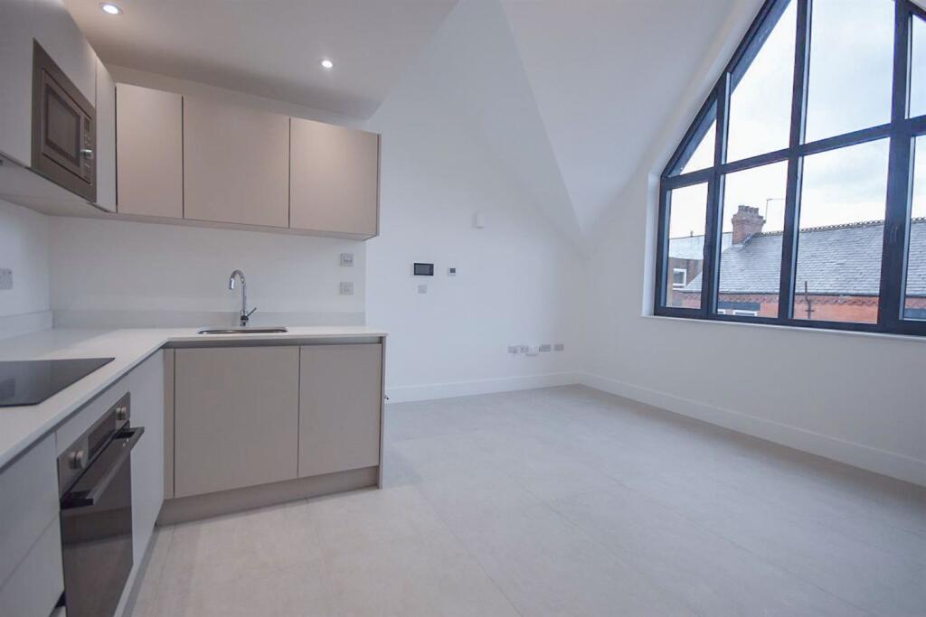 Living/ Dining Kitch