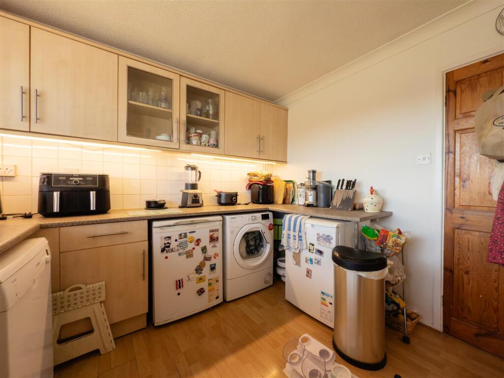 20250402105432 - IMG_5888 - 119 Foxglove avenue IP