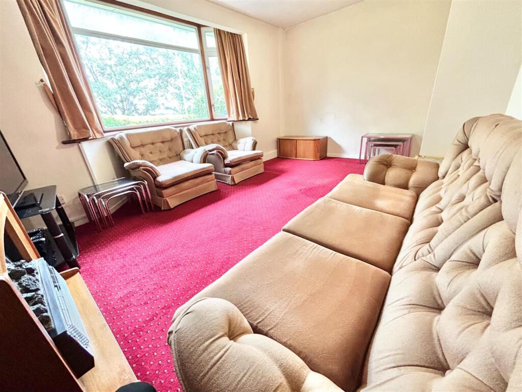 lounge2.jpg