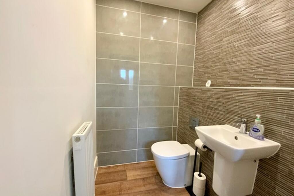 downstairs wc