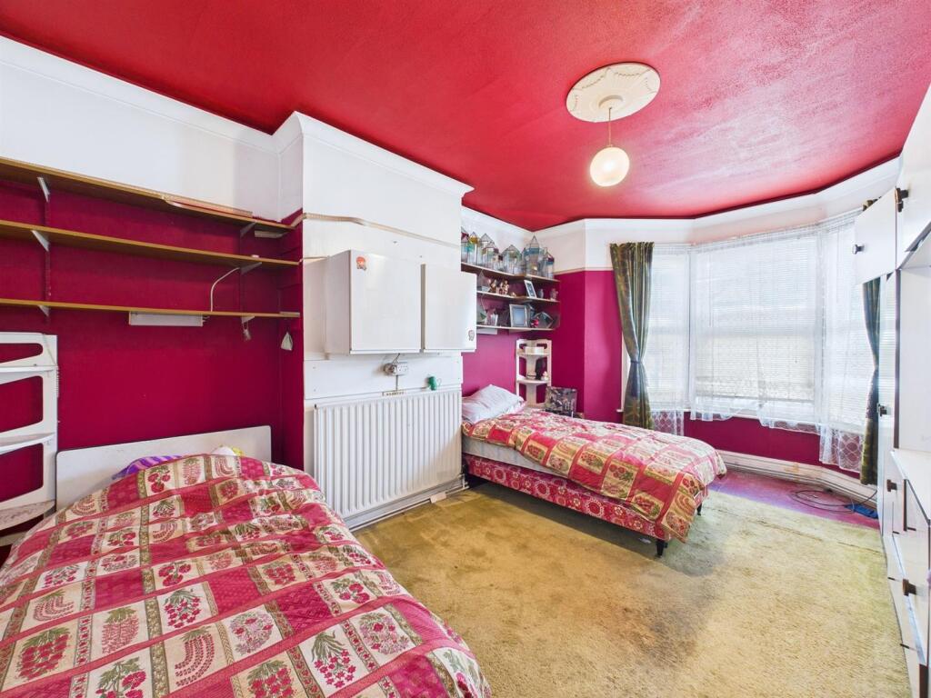 5 - Three bed mid-terraced house.jpg