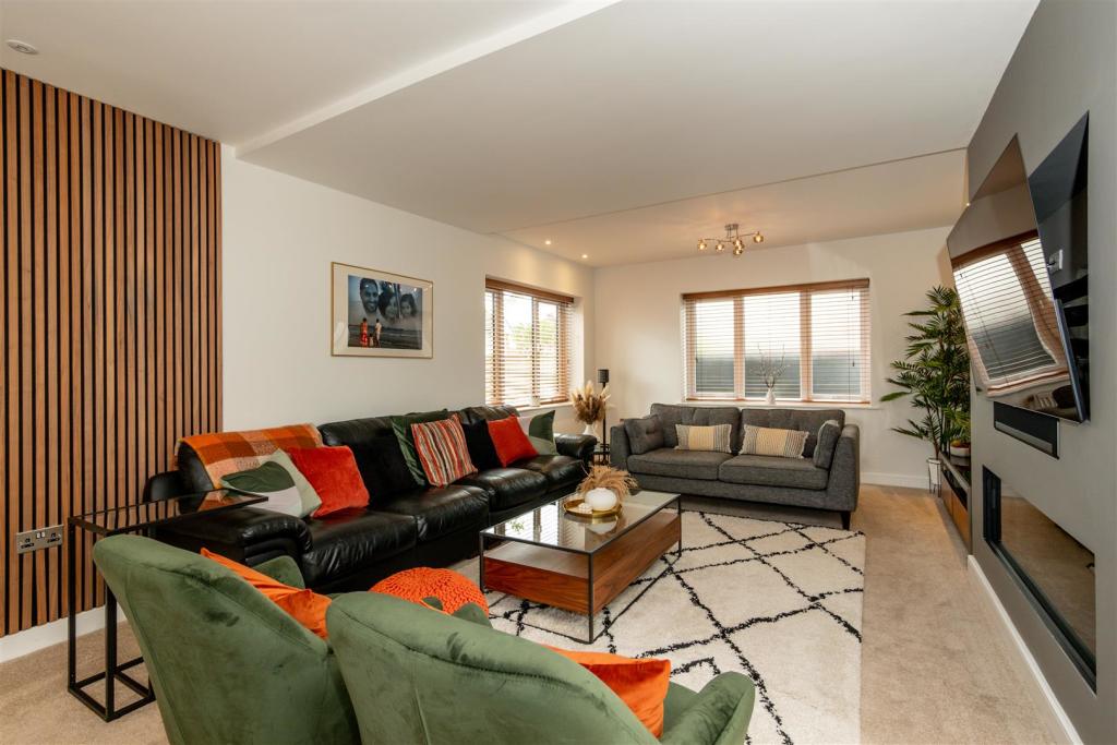 Lounge Aspect 2.jpg