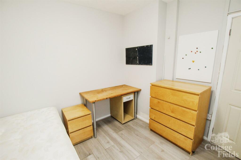 Room1 20 284 29.JPG