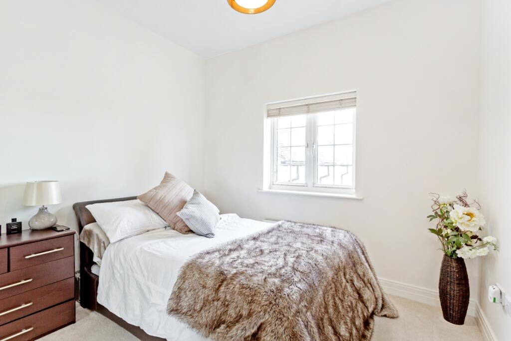 24 Janet Blunt Be...