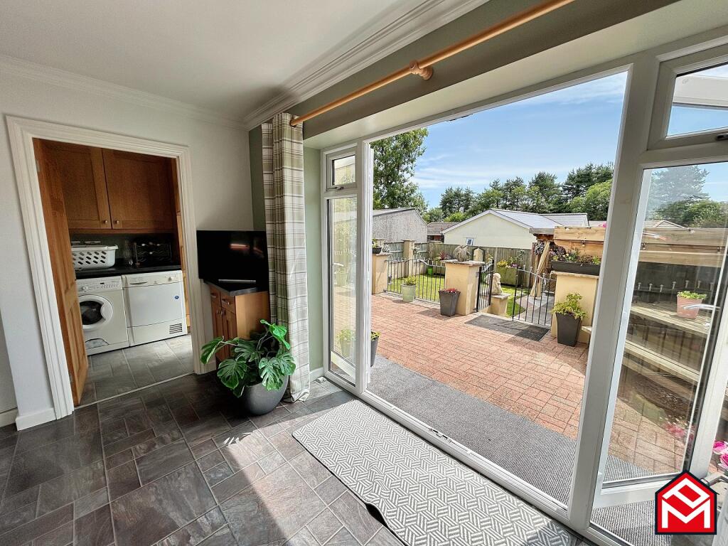 Kitchen/ Breakfast/ Living Room