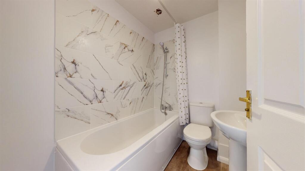 Bourne Gardens Bathroom