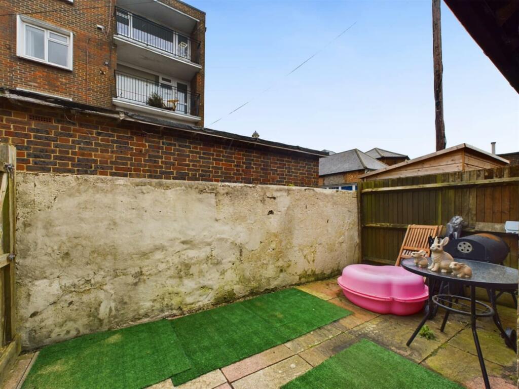 Courtyard garden