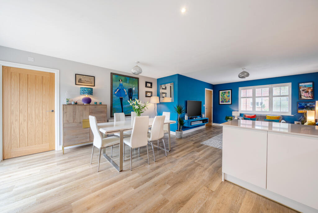 1319271-12-686b90...