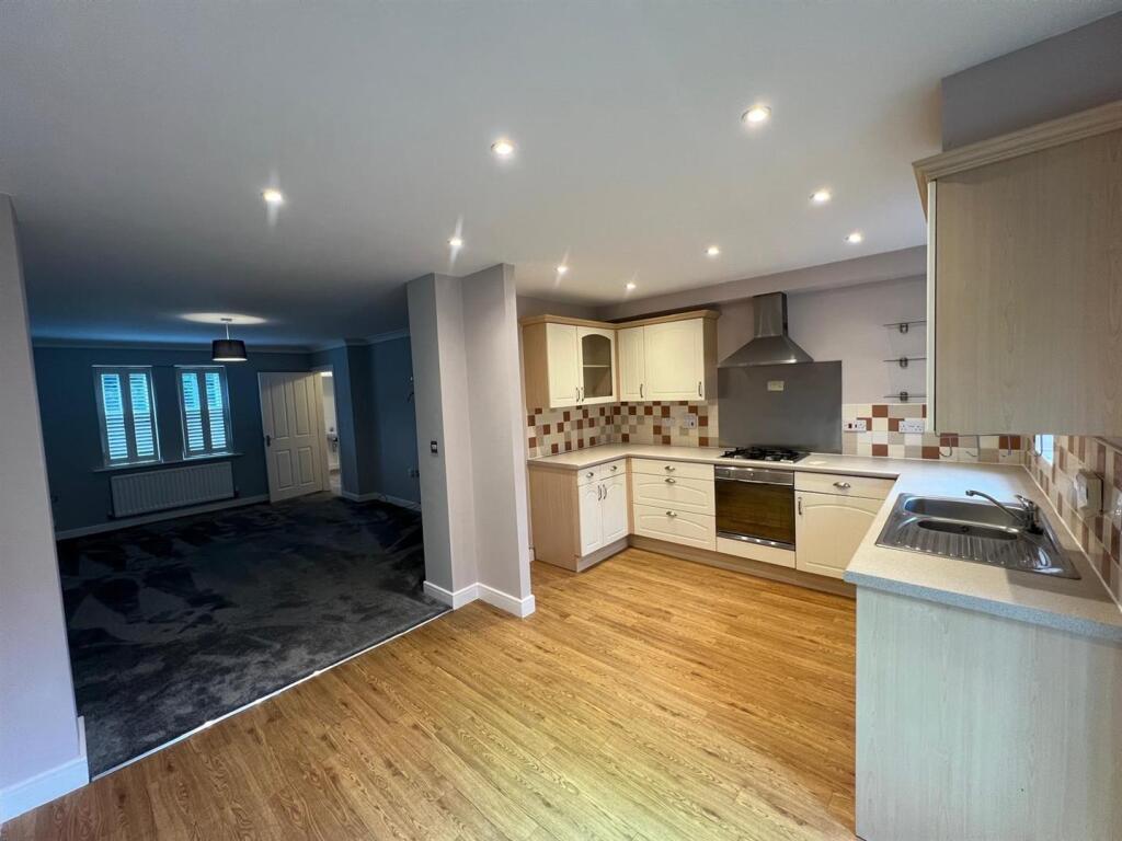 OPEN PLAN LOUNGE/KITCHEN DINER