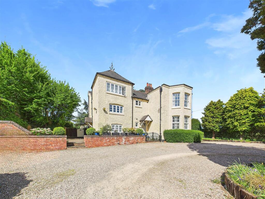 CAM04366G0-PR0082-STILL003 No Car.jpg