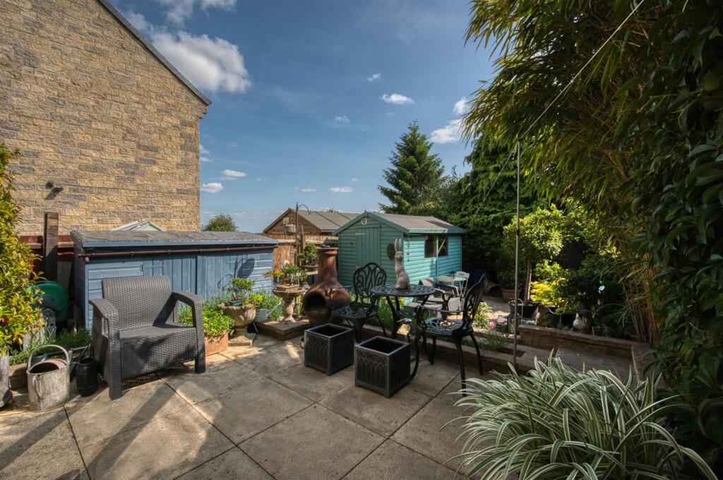 Rear Garden - dining patio.jpg
