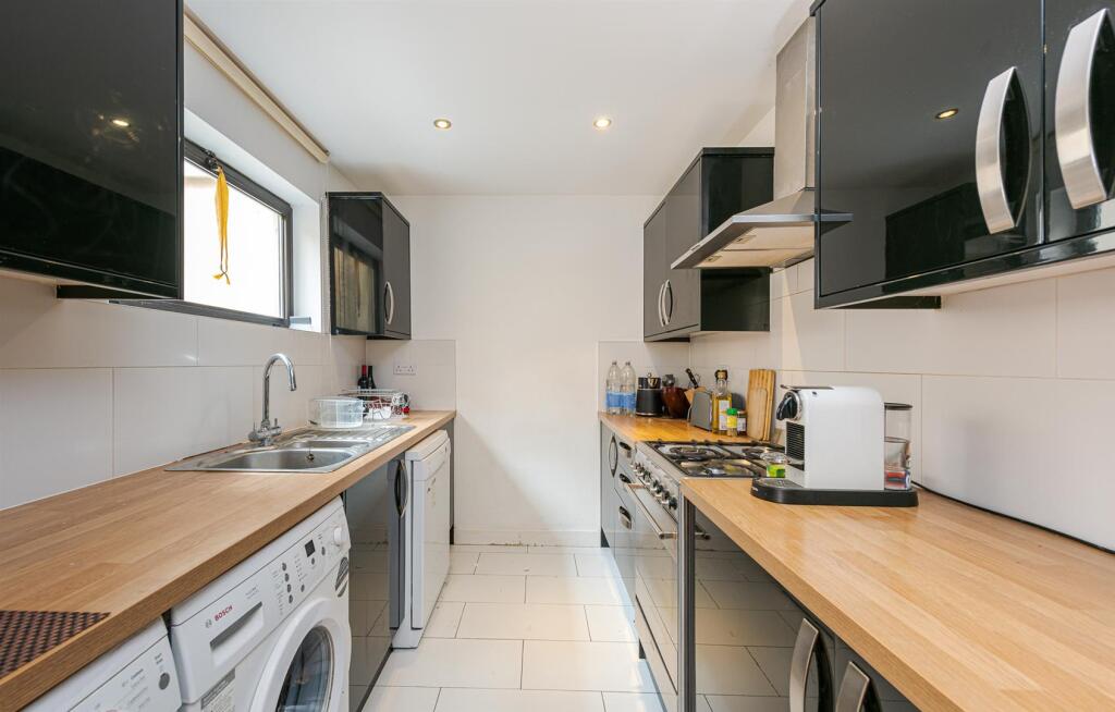 William Cobbett Hse Flat A-4-2. Low Res.jpg