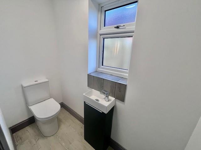 Toilet.jpg