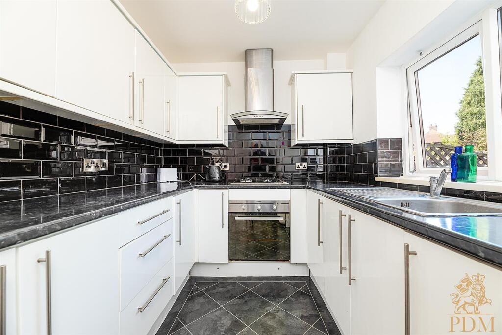 39 Felstead Road (14 of 29).jpg