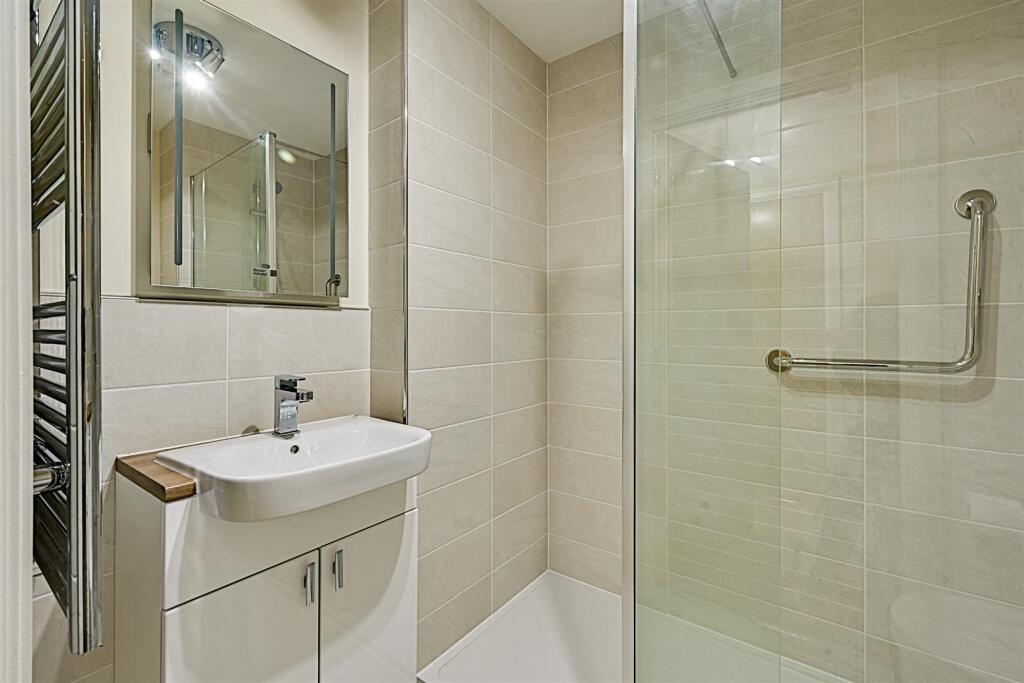 09-4ce5PHMCS - 43 Brooke Dene Court 040.jpg