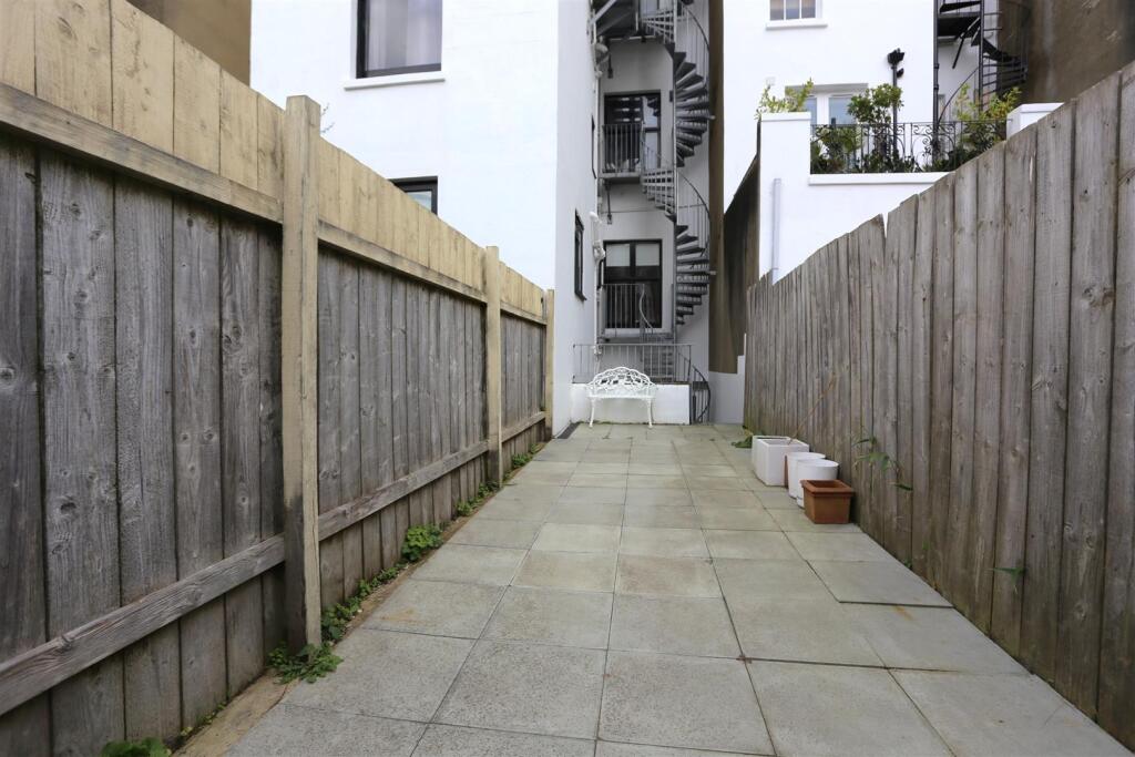 1, 39 Brunswick Place (2).JPG