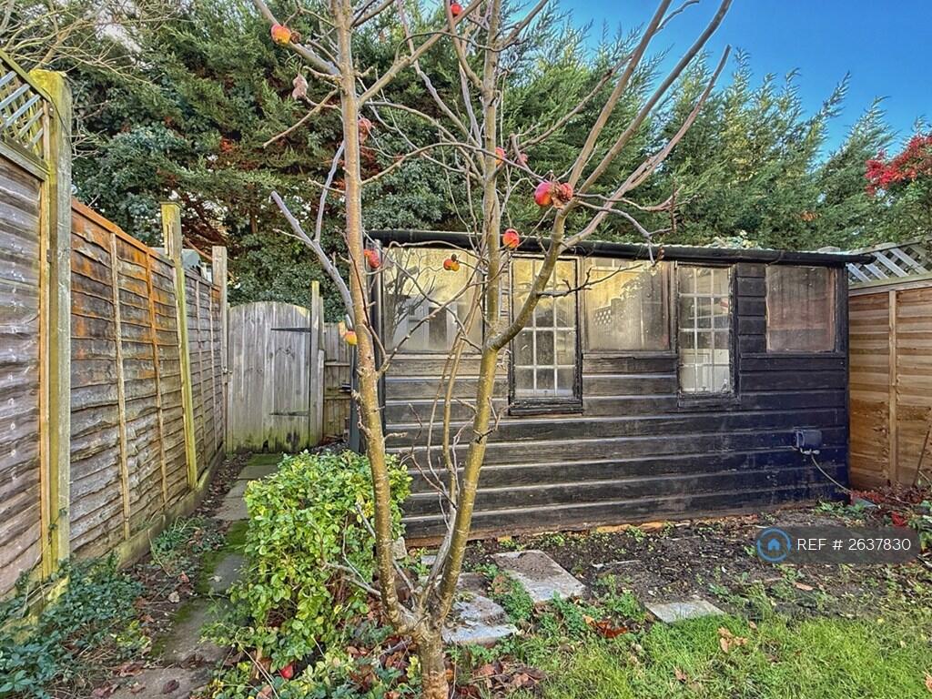 Garden (Access To Rear Footpath)