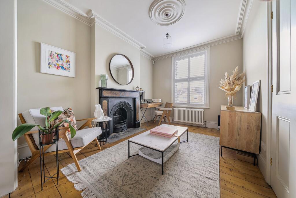 Living Room  (3)