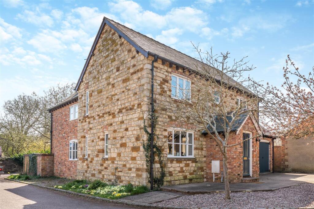 5 The Old Rickyard, Moreton Pinkney-1.jpg